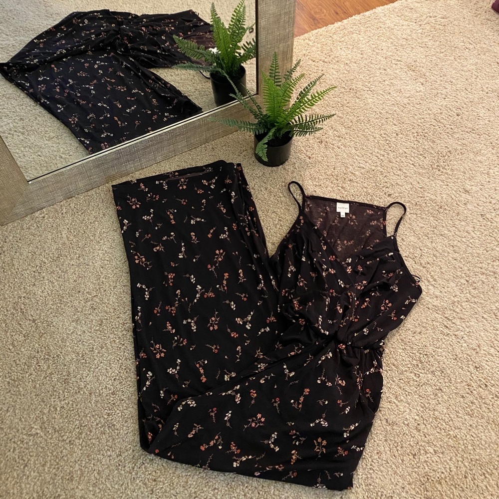 Kaileigh - Flowy Floral Jumpsuit